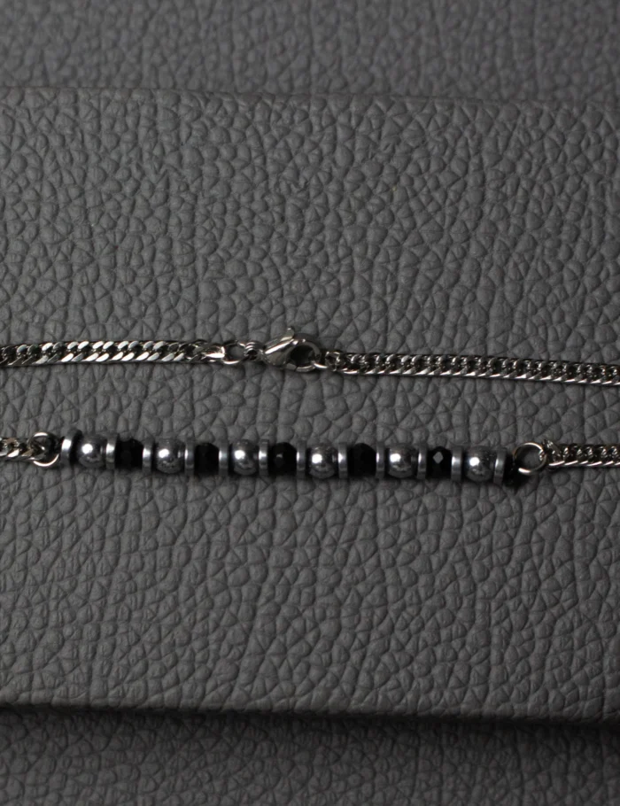 Crup bracelet with onex stone