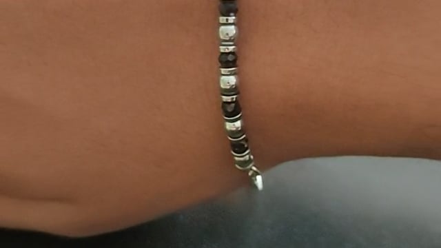 Curb Bracelet with onex beads