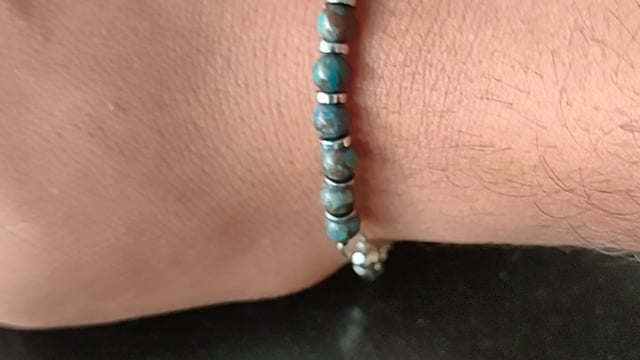 Delicate Bracelet with turquoise stone
