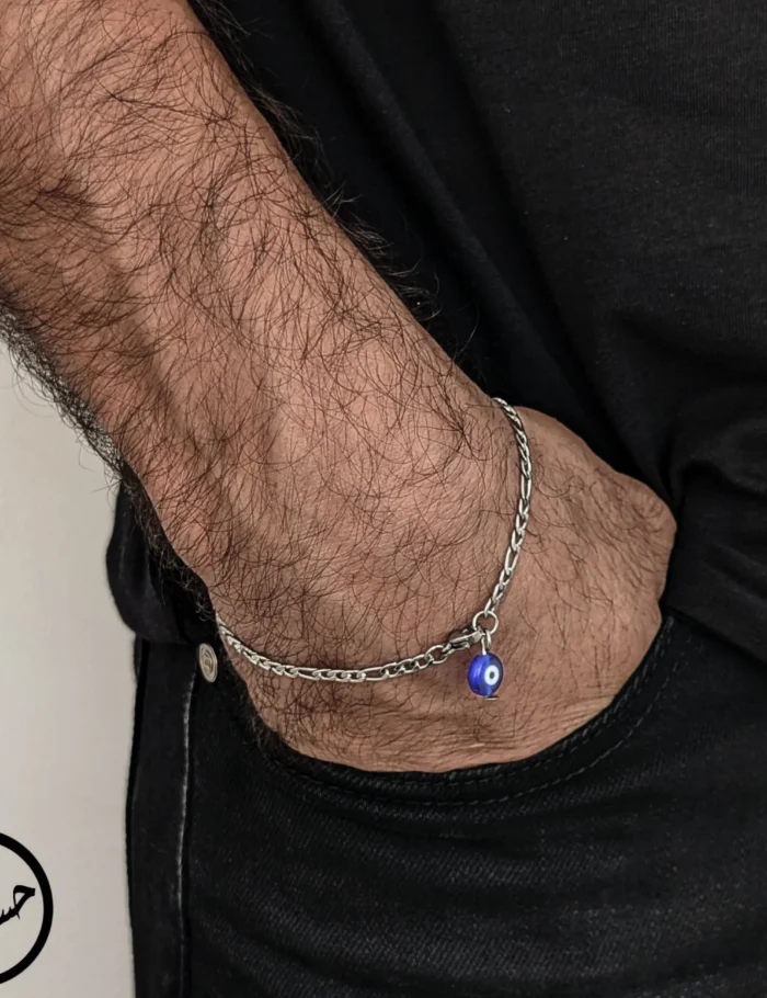 Figaro bracelet with blue eye