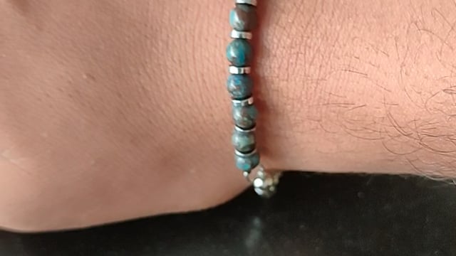 Delicate Bracelet with turquoise stone